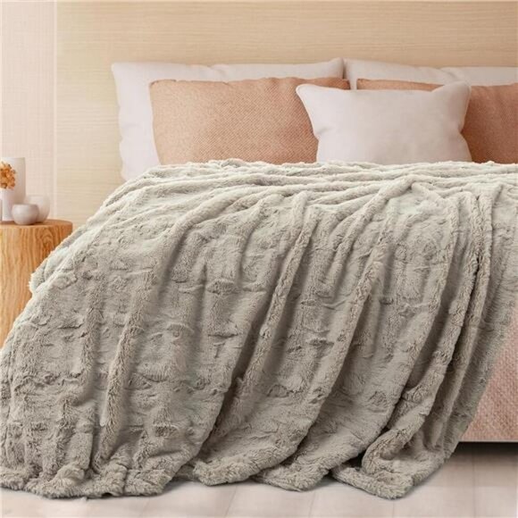 Faux Fur Luxury Throw Blanket,Double Side Soft Fluffy Shaggy Fuzzy Blanket - Picture 6 of 7